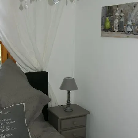 Los Jardines Apartment *